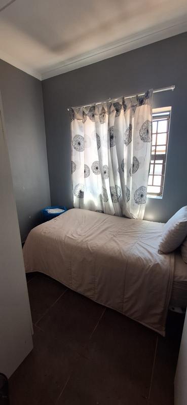 To Let 1 Bedroom Property for Rent in Goodwood Central Western Cape